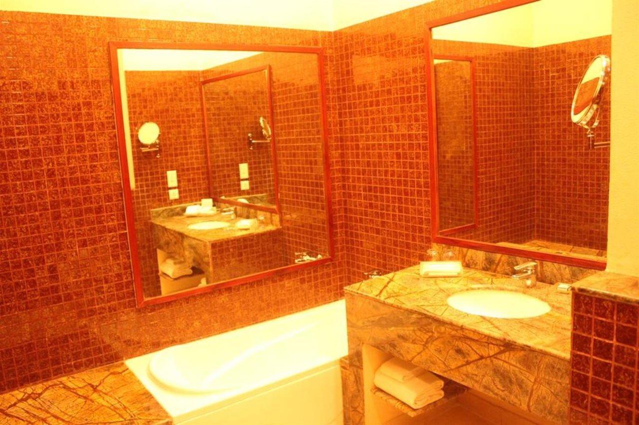Hotel Ramada By Wyndham Jaipur Jaisinghpura Zewnętrze zdjęcie