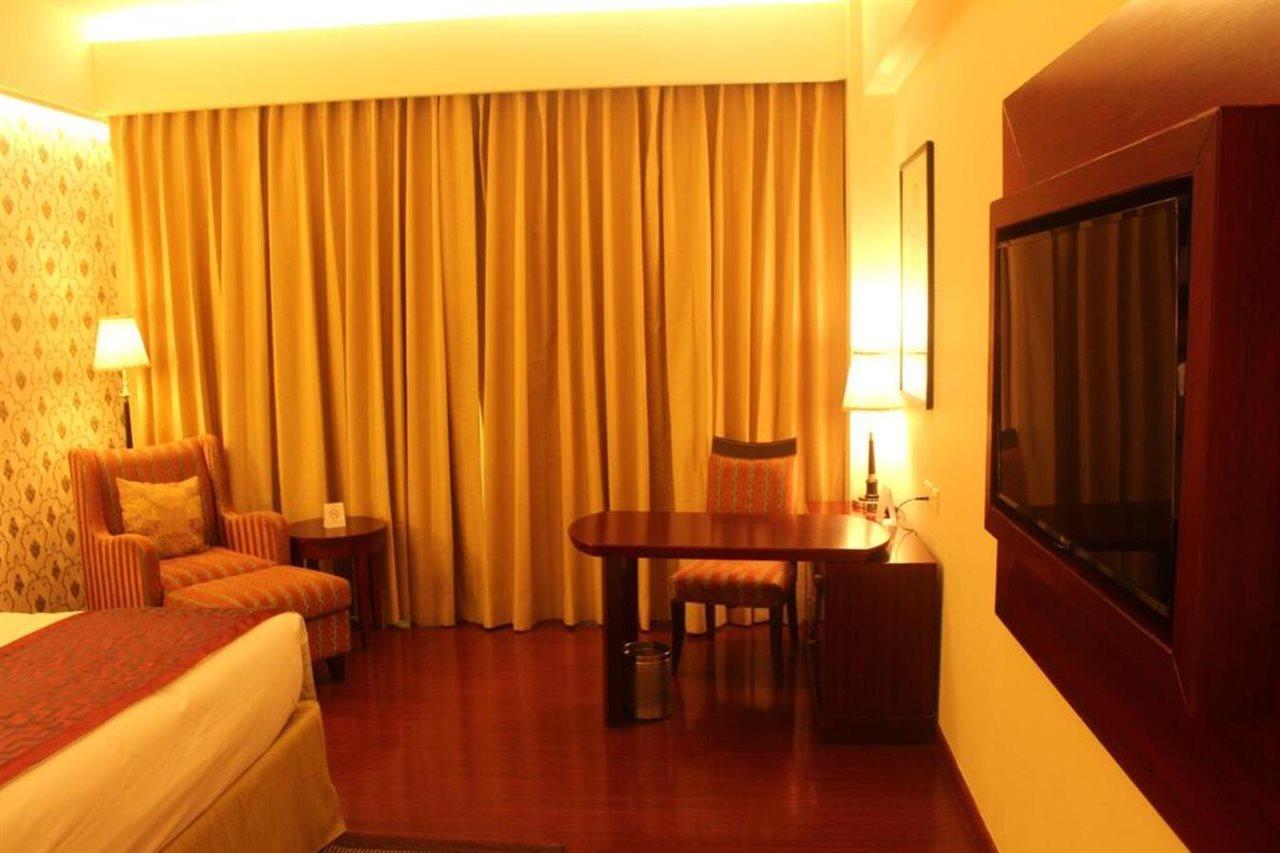 Hotel Ramada By Wyndham Jaipur Jaisinghpura Zewnętrze zdjęcie