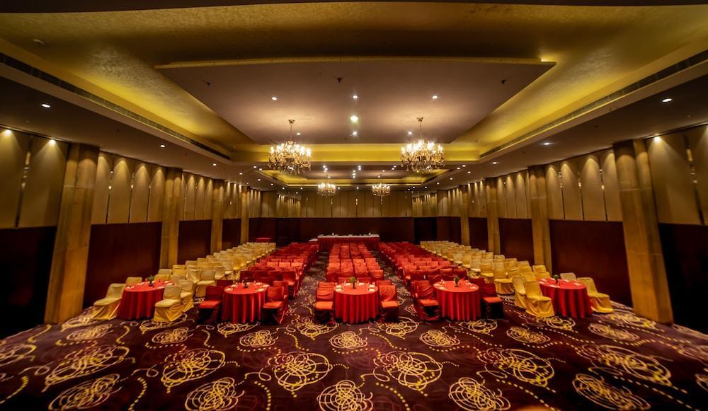 Hotel Ramada By Wyndham Jaipur Jaisinghpura Zewnętrze zdjęcie