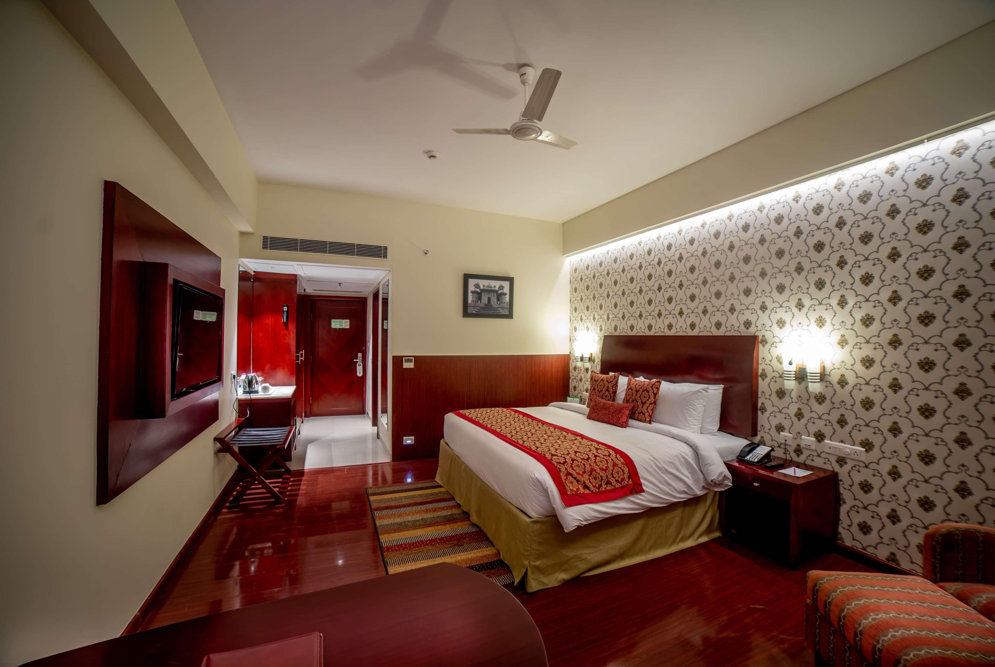 Hotel Ramada By Wyndham Jaipur Jaisinghpura Zewnętrze zdjęcie