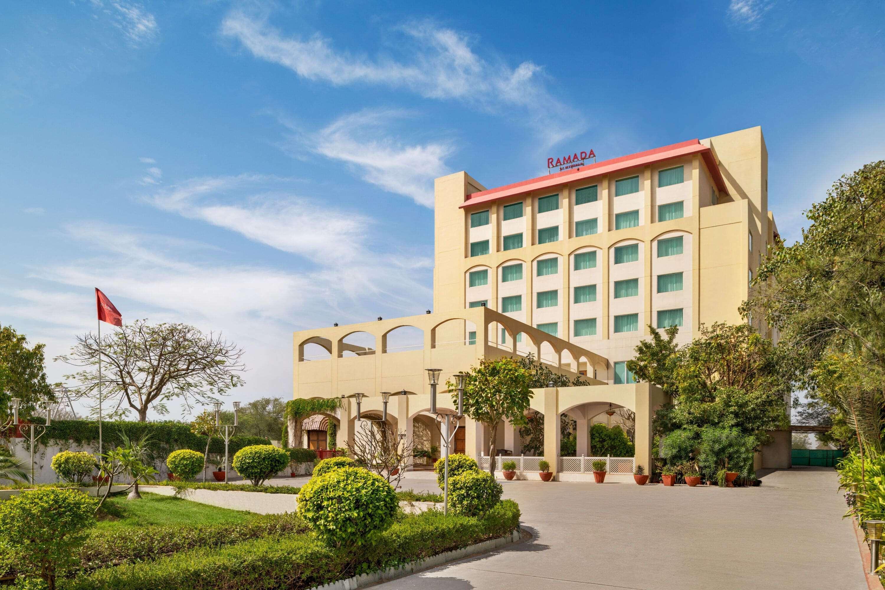 Hotel Ramada By Wyndham Jaipur Jaisinghpura Zewnętrze zdjęcie