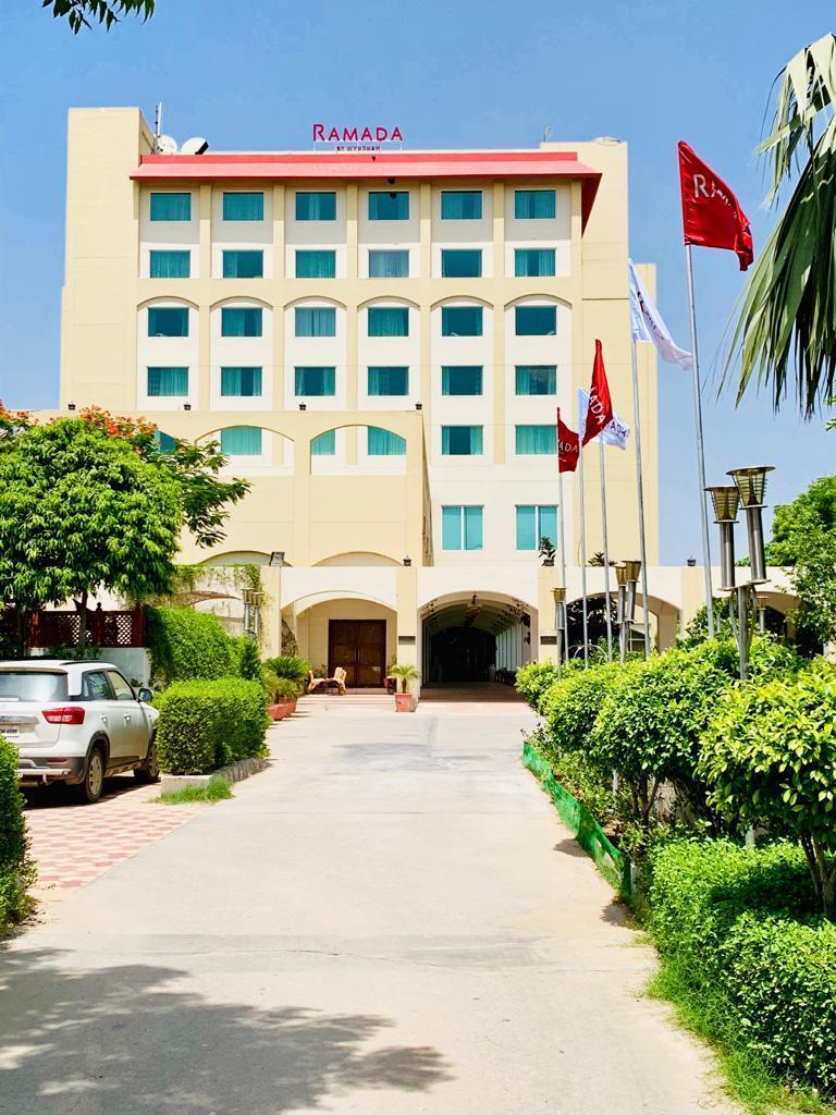 Hotel Ramada By Wyndham Jaipur Jaisinghpura Zewnętrze zdjęcie